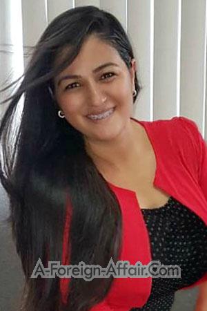 185314 - Yuri Age: 38 - Costa Rica
