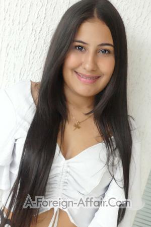 192545 - Alexandra Age: 25 - Colombia