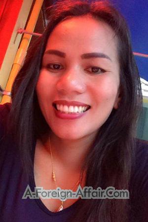 197782 - Jittaphat (Bam) Age: 46 - Thailand