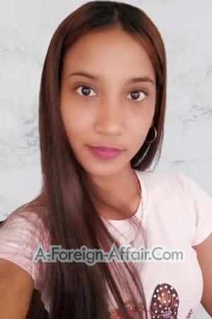 200979 - Dayanna Age: 25 - Colombia