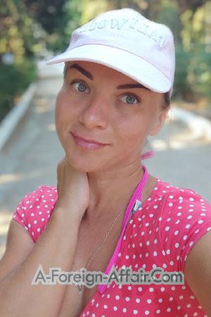 205050 - Julia Age: 37 - Russia