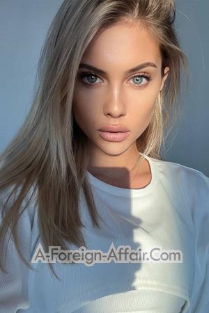 209791 - Polina Age: 23 - Russia