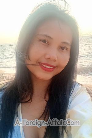 210935 - Anuchsara Age: 36 - Thailand