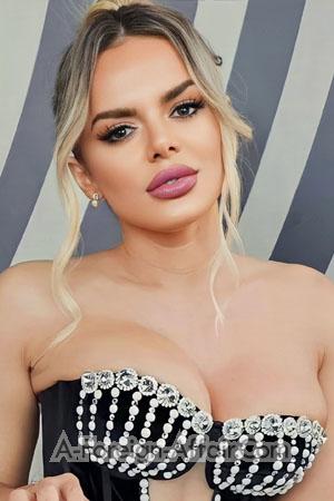 210981 - Simona Age: 32 - Romania