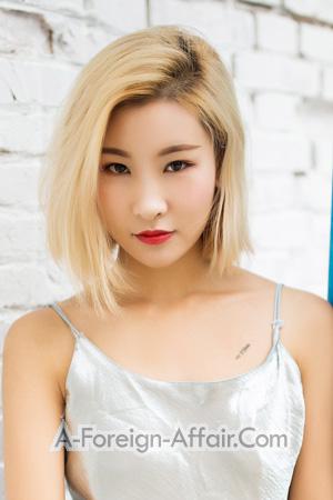 211611 - Tina Age: 35 - China