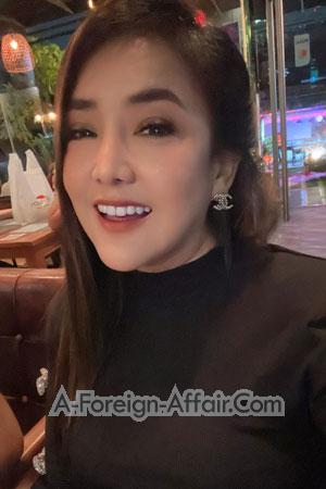 213053 - Chompunut Age: 47 - Thailand