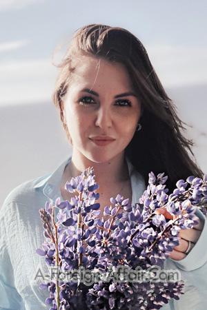 213725 - Julia Age: 26 - Russia