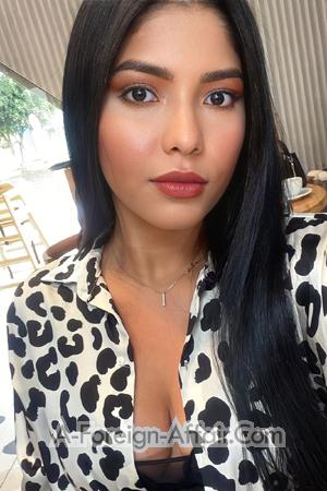 215101 - Kathya Age: 27 - Colombia
