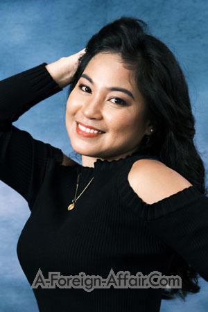 215763 - Cristina �Cris� Age: 33 - Philippines