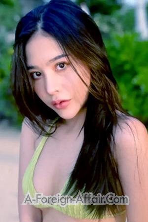 216470 - Petcharin (Diamond) Age: 30 - Thailand
