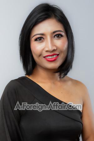 219770 - Ploychomphoo Age: 40 - Thailand